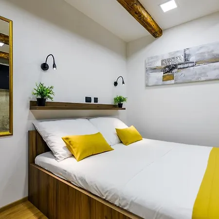 Urban With Sauna * Zara