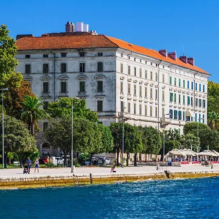 Urban With Sauna Apartment